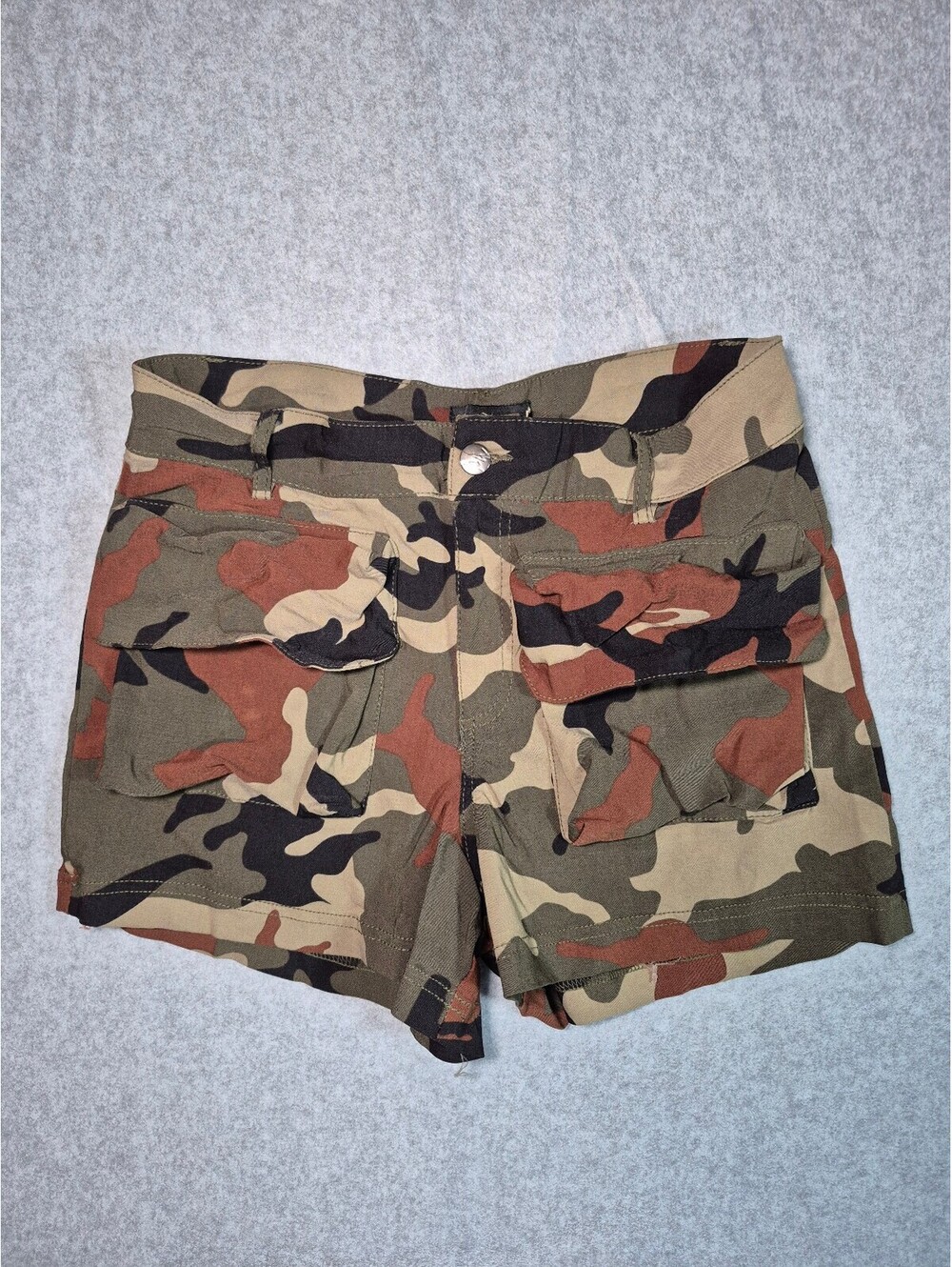 Like an Angel Camo Cargo Shorts Women’s M Y2K Utility